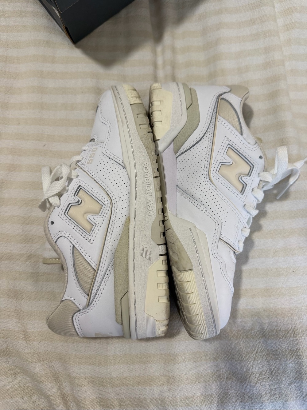 New Balance Woman White & Cream 550 Lace-Up Sneakers